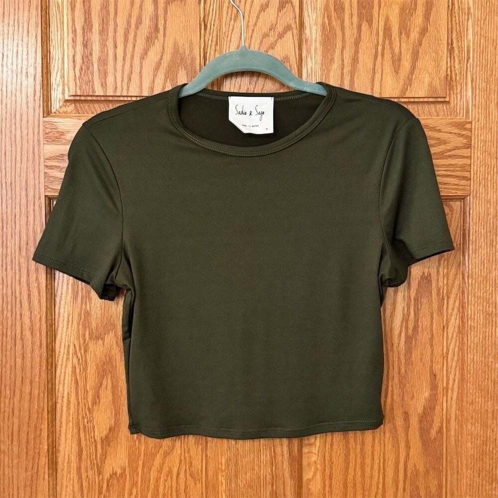Sadie & Sage T-Shirt Womens M Olive Green Cropped Crew Neck Short Sleeve